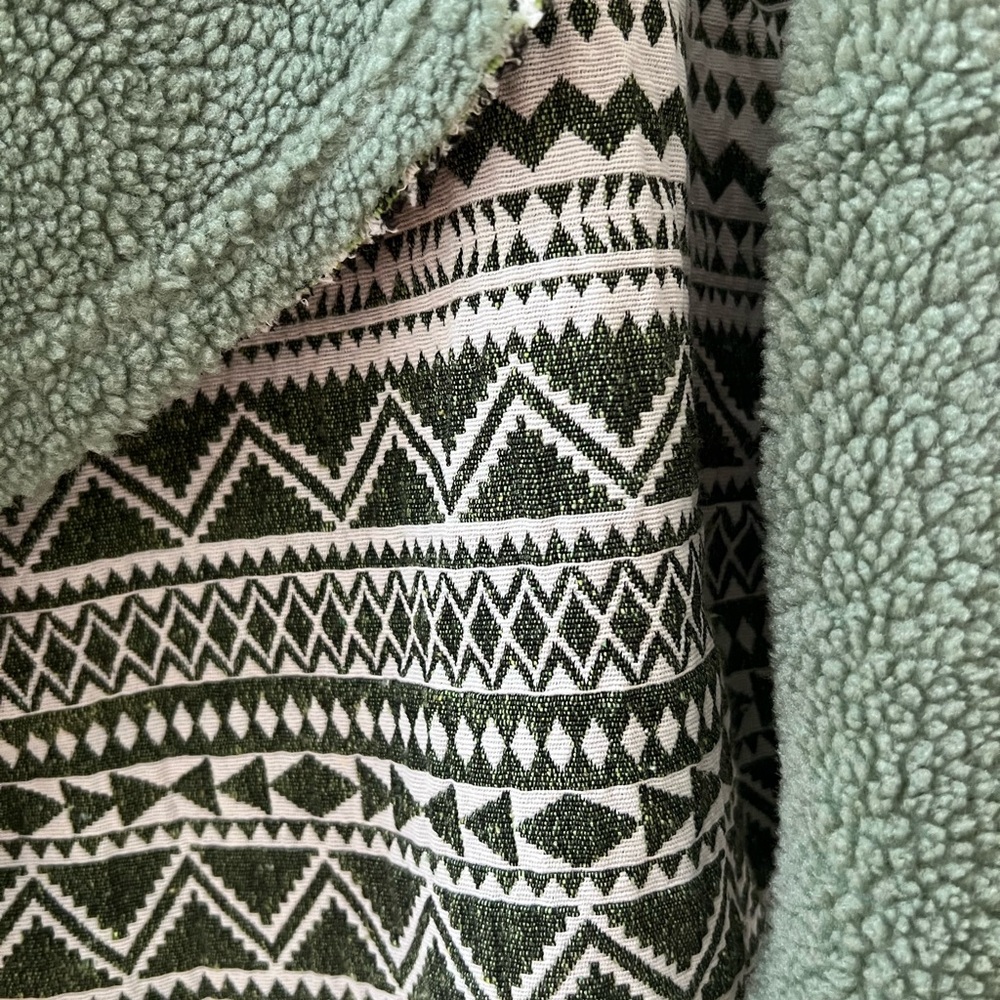 Southern Grace Green Southwest Patterned Women's Fleece Jacket L-XL - Picture 5 of 7